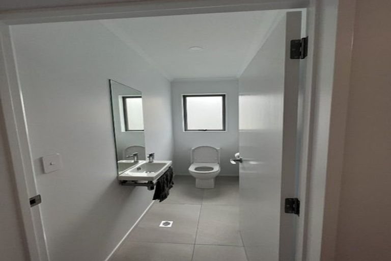 Photo of property in 13 Tarakoi Road, Hobsonville, Auckland, 0616