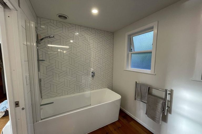 Photo of property in 20 Victory Avenue, Karori, Wellington, 6012