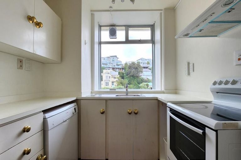 Photo of property in Jerningham Apartments, 20 Oriental Terrace, Oriental Bay, Wellington, 6011