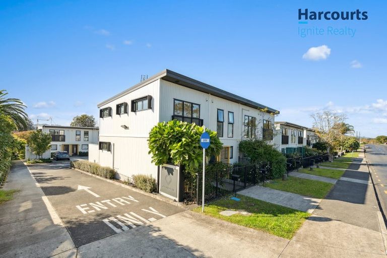 Photo of property in 74a Opaheke Road, Opaheke, Papakura, 2113