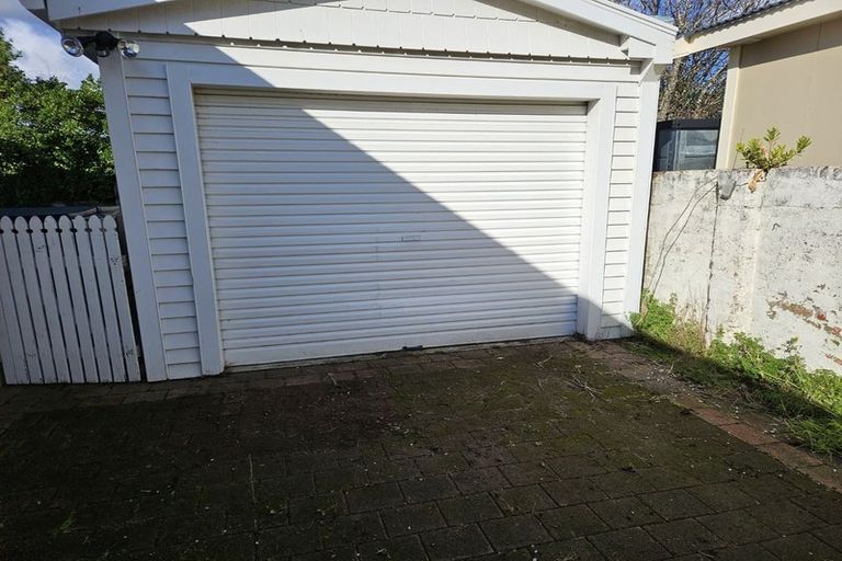 Photo of property in 22 Riddlers Crescent, Petone, Lower Hutt, 5012