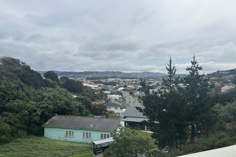 Photo of property in 3 Mitika Way, Strathmore Park, Wellington, 6022