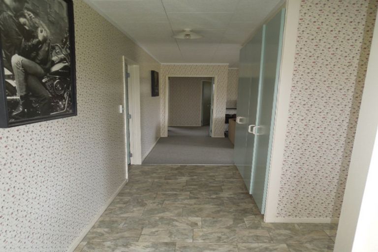 Photo of property in 4 Zefiro Drive, Massey, Auckland, 0614
