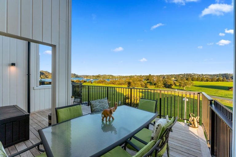 Photo of property in 22 Catalina Drive, Hobsonville, Auckland, 0616