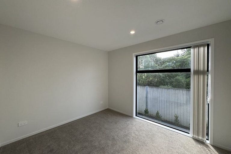 Photo of property in 2 Mikoikoi Crescent, Mangere Bridge, Auckland, 2022