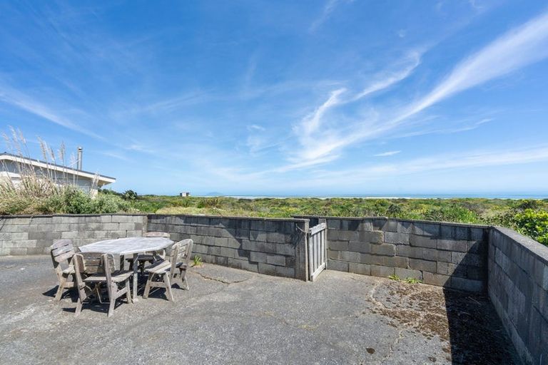 Photo of property in 7 Kent Avenue, Waitarere Beach, Levin, 5510