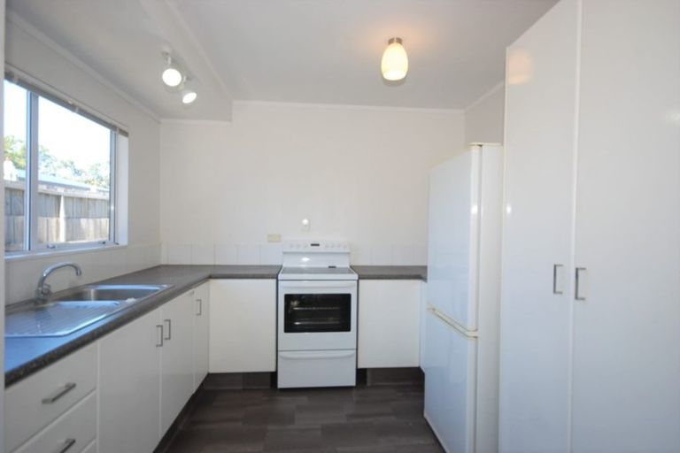 Photo of property in 69a/2 Godley Road, Green Bay, Auckland, 0604