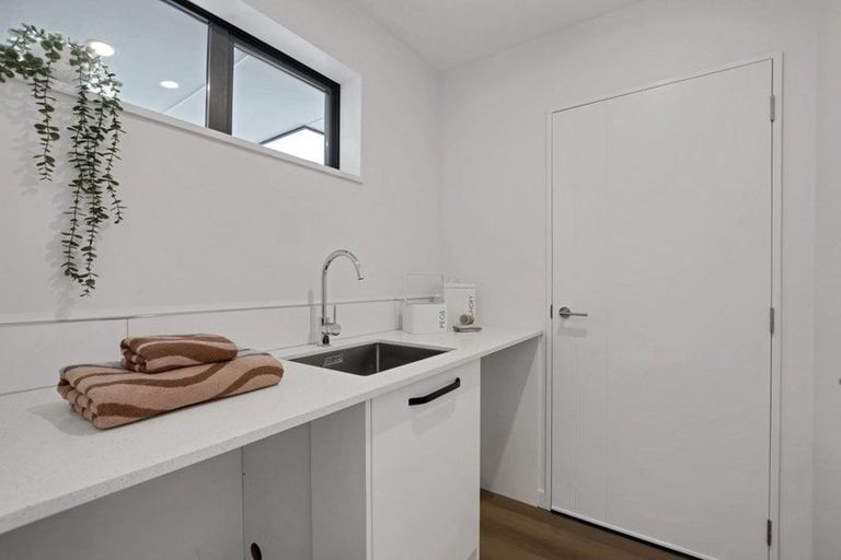 Photo of property in 1/22b Hopkins Street, Woolston, Christchurch, 8023