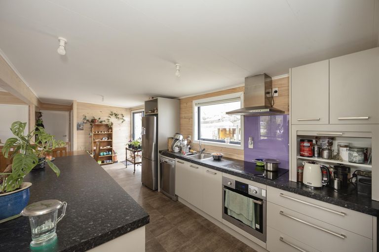 Photo of property in 2 East Road, Otematata, 9412