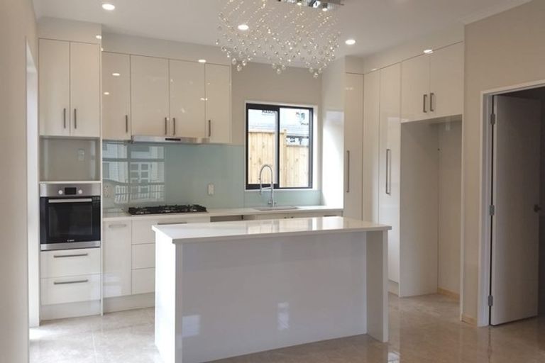 Photo of property in 38 Drumbuoy Drive, Flat Bush, Auckland, 2019