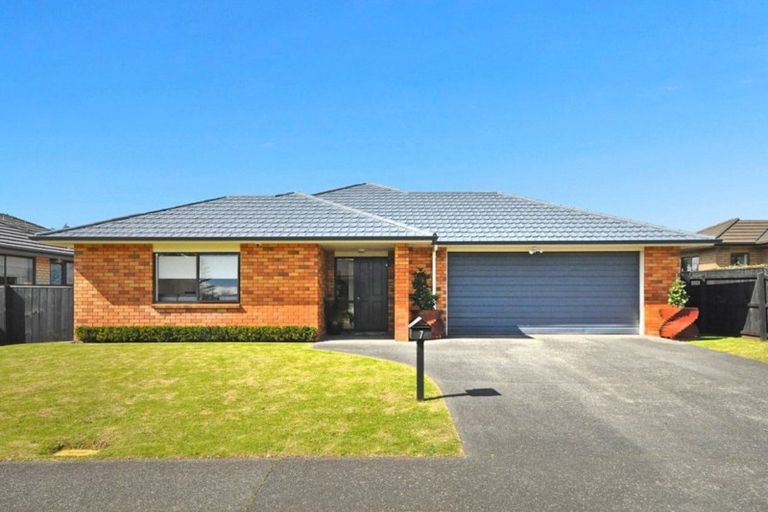 Photo of property in 7 Mandalay Place, Waiuku, 2123