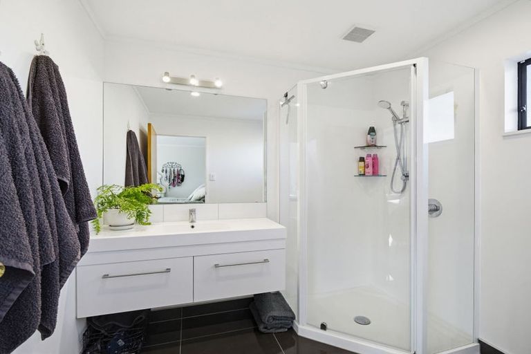 Photo of property in 11 Fern Grove, Taradale, Napier, 4112