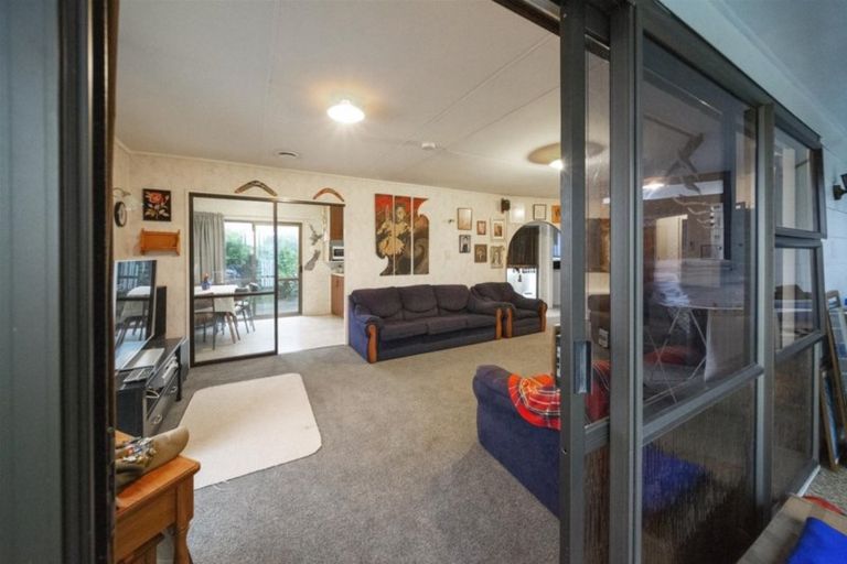 Photo of property in 16 Manuka Place, Hawera, 4610