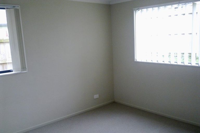 Photo of property in 8 Misty Valley Drive, Henderson, Auckland, 0612