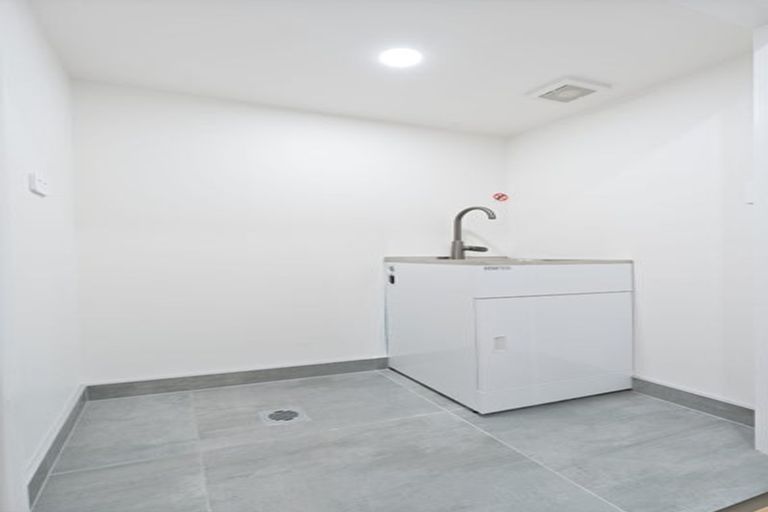 Photo of property in 62b Triangle Road, Massey, Auckland, 0614