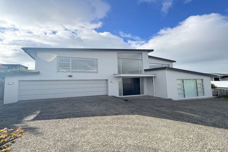 Photo of property in 7 Zara Court, Windsor Park, Auckland, 0632
