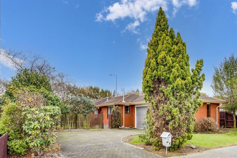 Photo of property in 70 Sarabande Avenue, Redwood, Christchurch, 8051