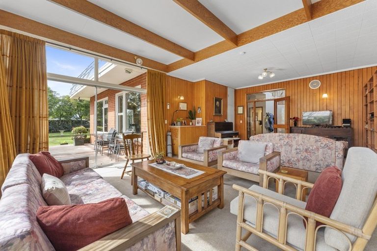 Photo of property in 11 Hughes Avenue, Hokowhitu, Palmerston North, 4410