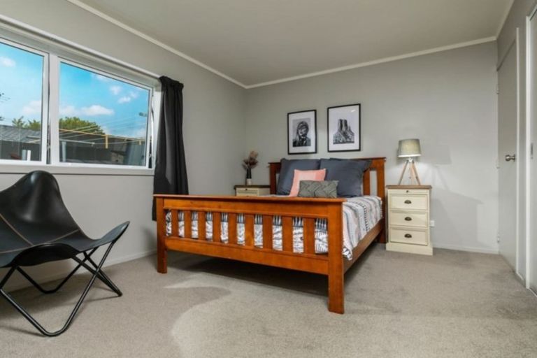 Photo of property in 1/744 Te Atatu Road, Te Atatu Peninsula, Auckland, 0610