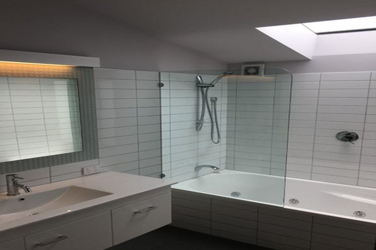 Photo of property in 37a The Drive, Tawa, Wellington, 5028