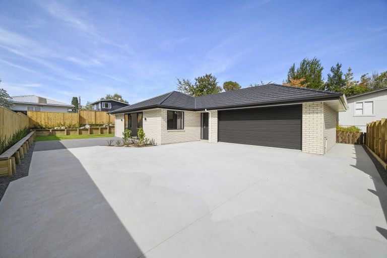 Photo of property in 10b Gradwell Place, Two Mile Bay, Taupo, 3330