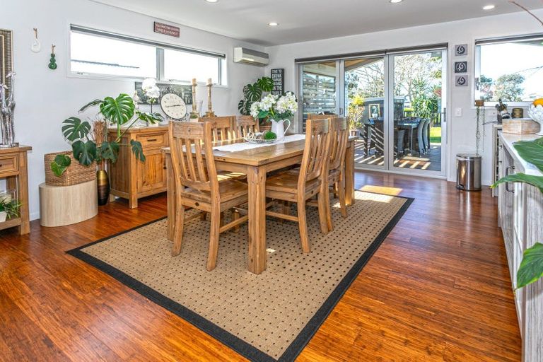 Photo of property in 104 Kiwi Road, Whangamata, 3620