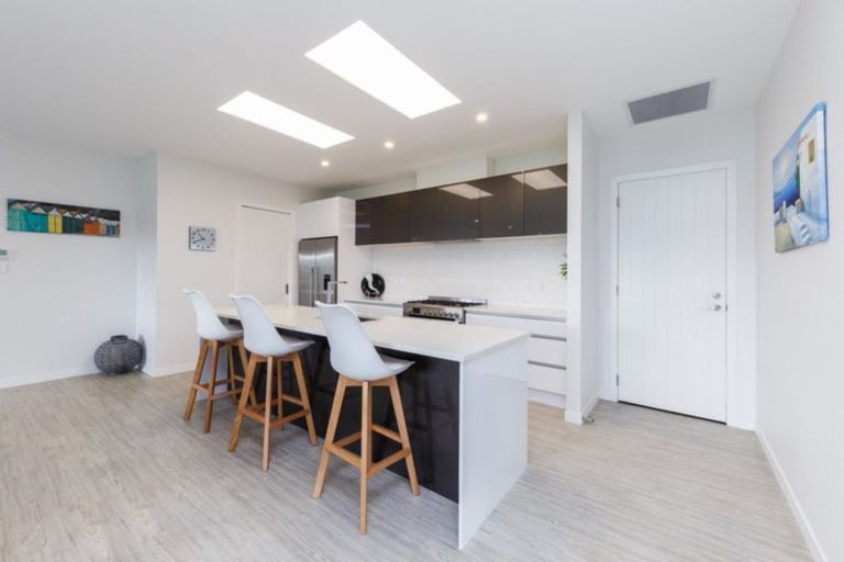 Photo of property in 33 Hartwell Drive, Kelvin Grove, Palmerston North, 4470