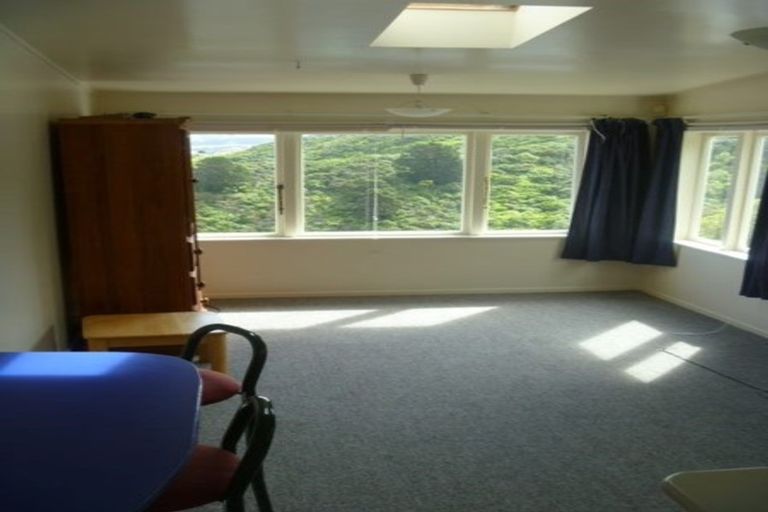 Photo of property in 172 Nevay Road, Karaka Bays, Wellington, 6022