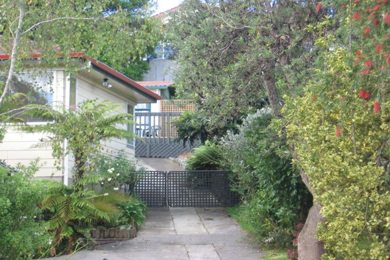 Photo of property in 29 Terra Nova Street, Glen Eden, Auckland, 0602
