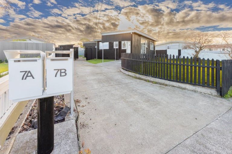 Photo of property in 7a-b Jull Crescent, Waipukurau, 4200
