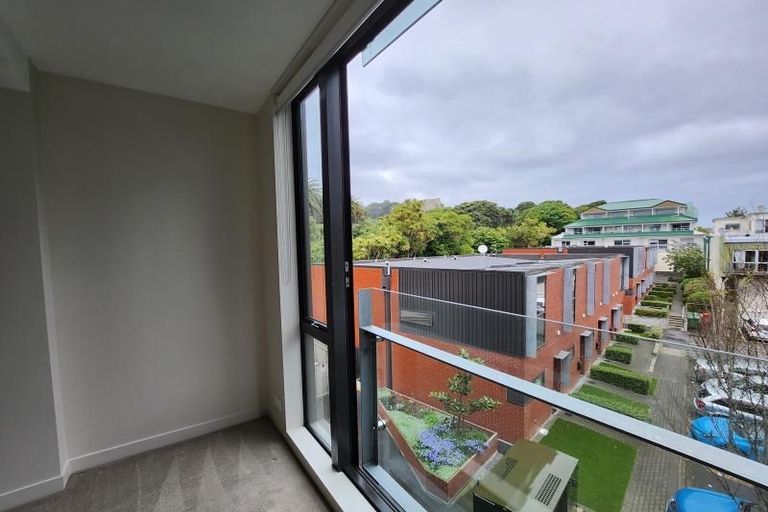 Photo of property in Nouvo Apartments, 3f/21 Rugby Street, Mount Cook, Wellington, 6021