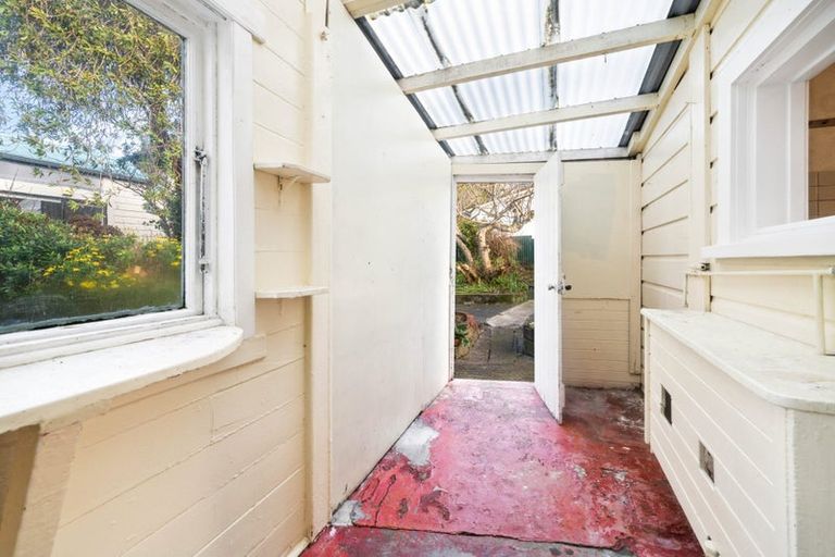 Photo of property in 68 Derwent Street, Island Bay, Wellington, 6023
