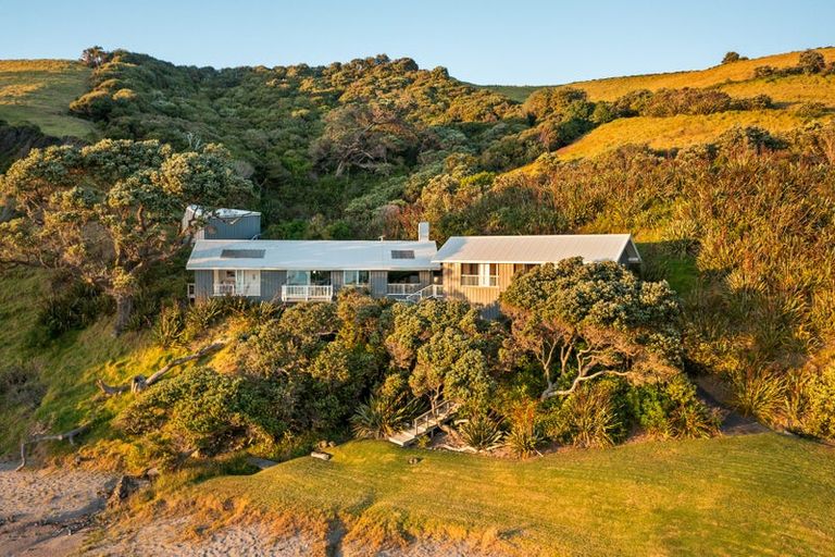 Photo of property in 350 Mcauslin Road, Whananaki, Hikurangi, 0181