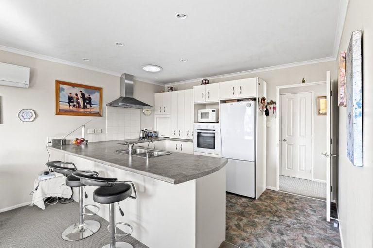 Photo of property in 1 Mcilwaine Place, Marton, 4710