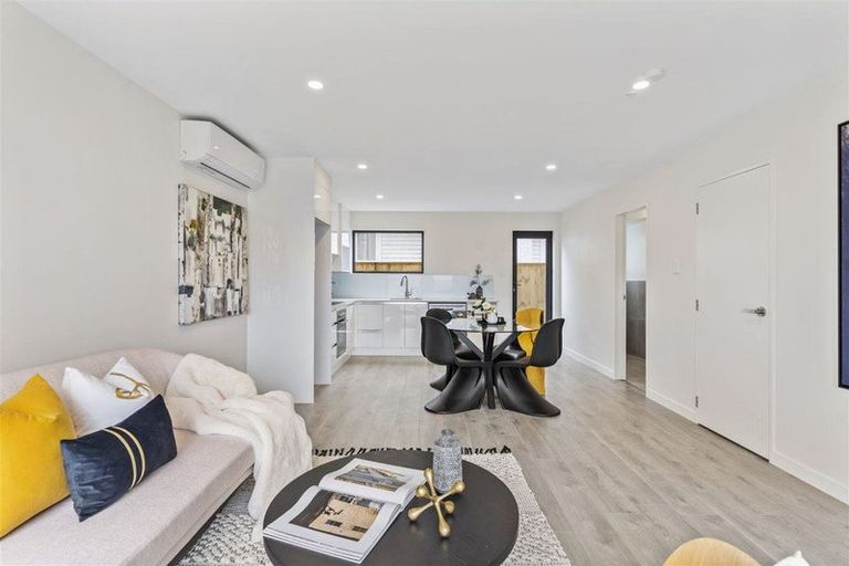 Photo of property in 4/62 Smythe Road, Henderson, Auckland, 0612