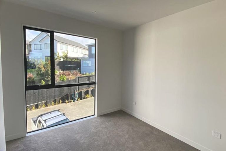 Photo of property in 1 Tawatawa Street, Long Bay, Auckland, 0630