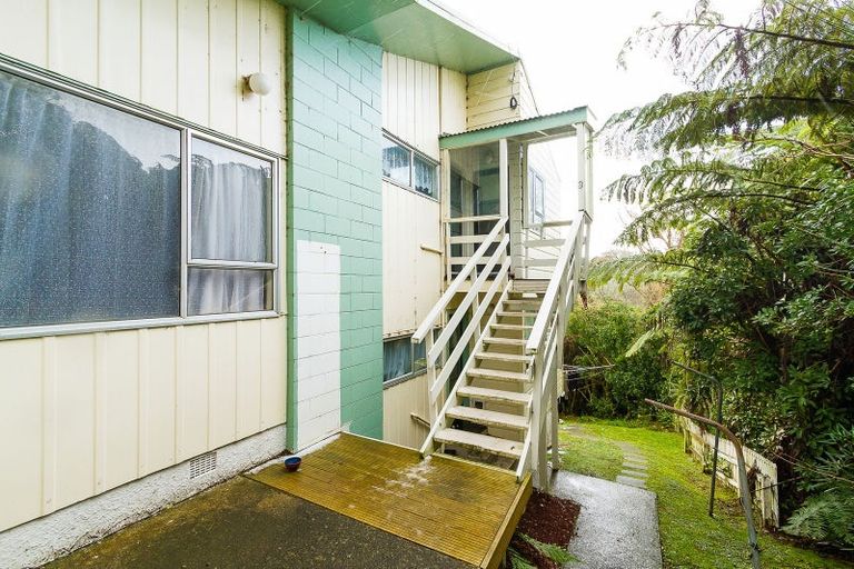 Photo of property in 10 Martin Grove, Normandale, Lower Hutt, 5010