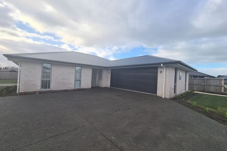 Photo of property in 5 Hamlett Drive, Woodend, 7610