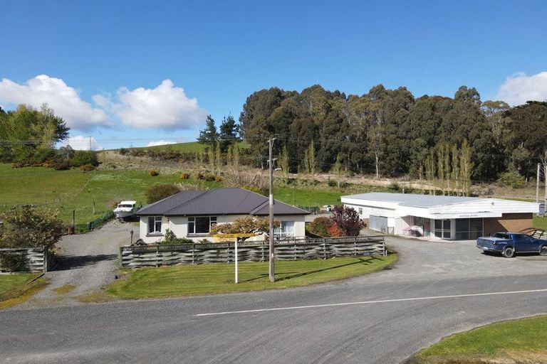 Photo of property in 32 Level Street, Dipton, 9791