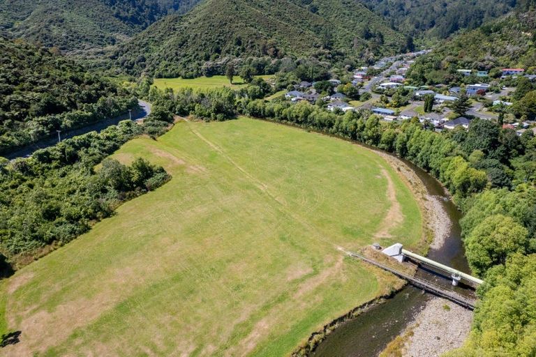 Photo of property in 113 Hine Road, Wainuiomata, Lower Hutt, 5014
