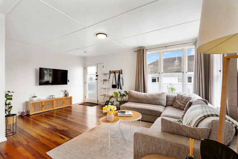 Photo of property in 26 Palmerston Road, Havelock North, 4130