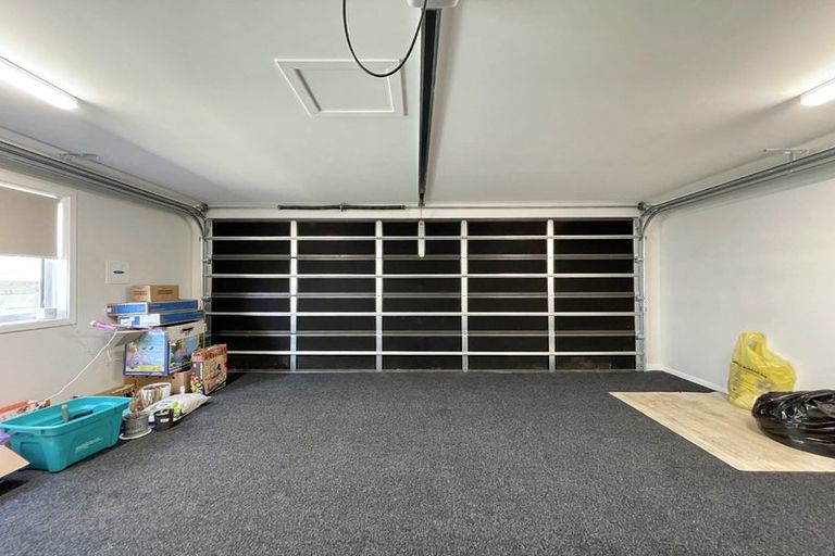 Photo of property in 154 Amesbury Drive, Churton Park, Wellington, 6037