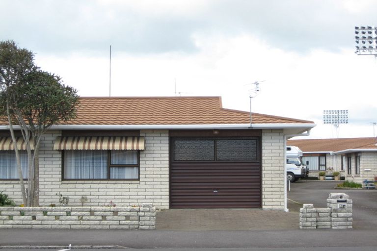 Photo of property in 23b Tukapa Street, Westown, New Plymouth, 4310