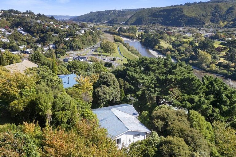 Photo of property in 8 Castle Crescent, Stokes Valley, Lower Hutt, 5019