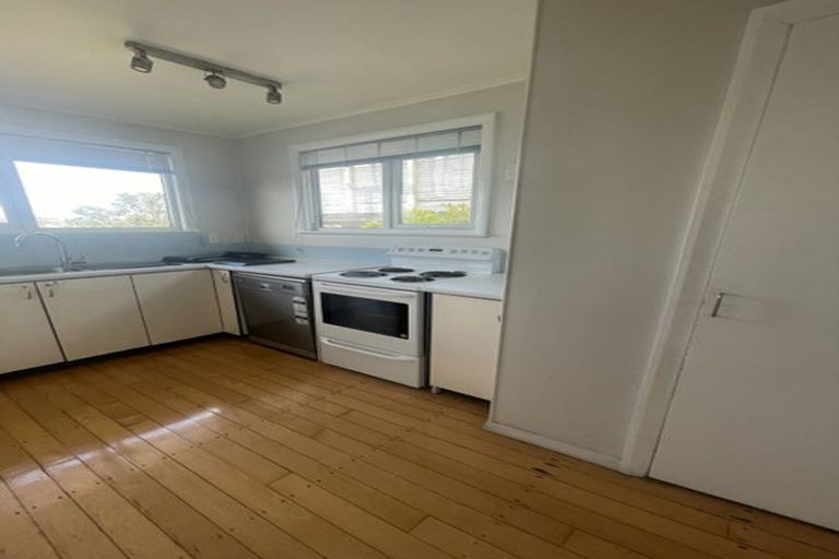 Photo of property in 12 Fitzpatrick Street, Newlands, Wellington, 6037