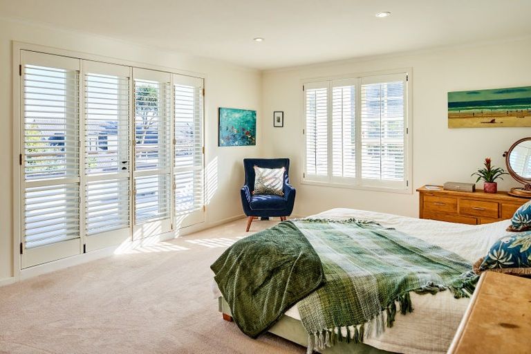 Photo of property in 25 Cheviot Road, Lowry Bay, Lower Hutt, 5013