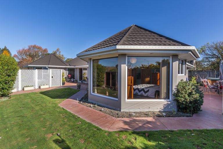 Photo of property in 125 Winters Road, Mairehau, Christchurch, 8052