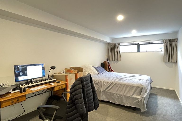 Photo of property in 4/4 Mcquoid Place, Glenfield, Auckland, 0629