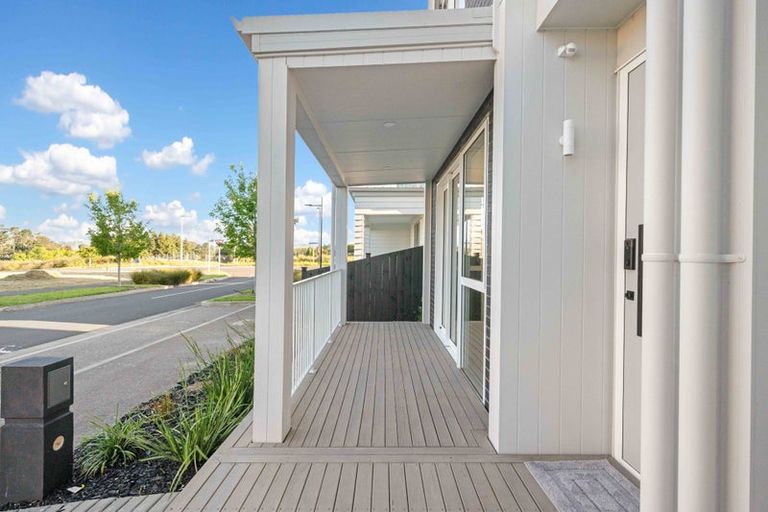 Photo of property in 6 Yellow Pear Lane, Karaka, 2578