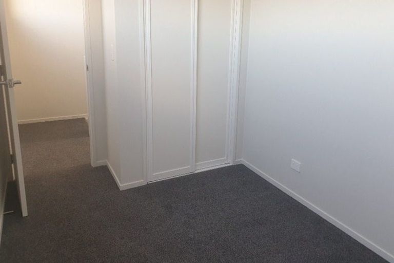 Photo of property in 7/5 Peachgrove Road, Te Atatu Peninsula, Auckland, 0610